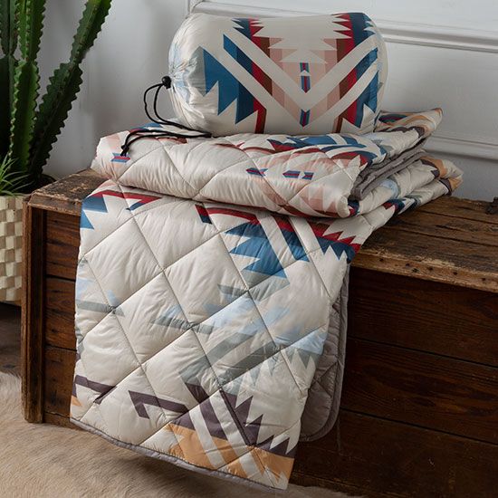 Pendleton White Sands Packable Throw