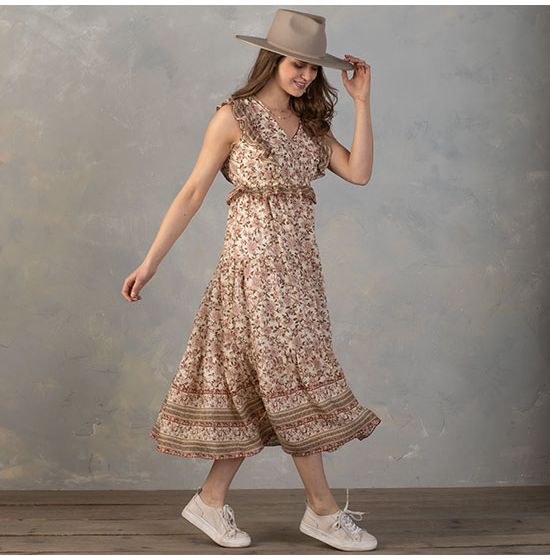 Country Grace Free In Floral Dress