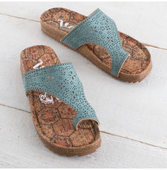 Country Grace Turquoise Daisy Sandals