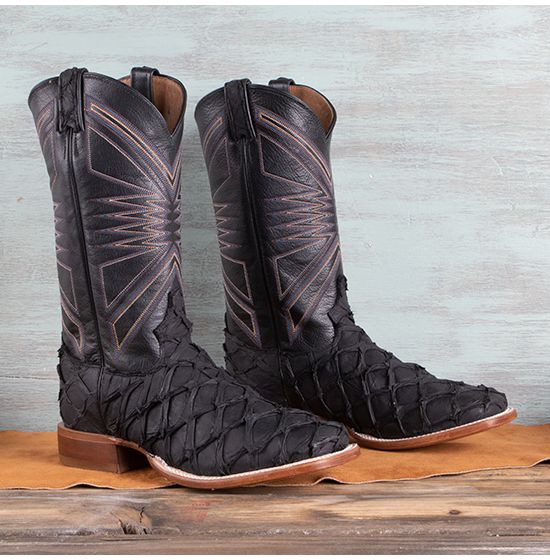 fish boots black