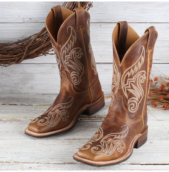 Do Ladies Wear Bentrail Justin Boots?