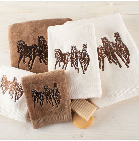 Paseo Road by Hiend Horses 3-Piece Bath Towels Set
