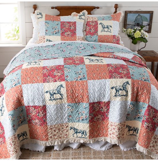 Horse in the Countryside Ruffle Quilt Set