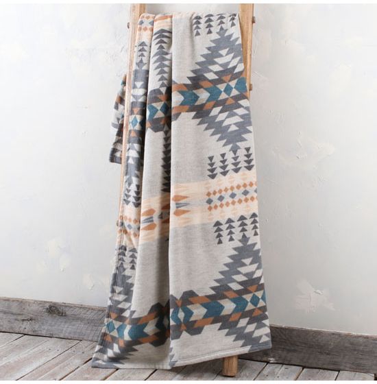 Pendleton Rancho Arroyo Jacquard Pebble Throw Blanket