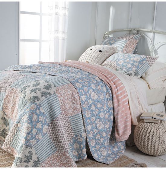 Country Grace Provencal Rose 3 Piece Quilt Set